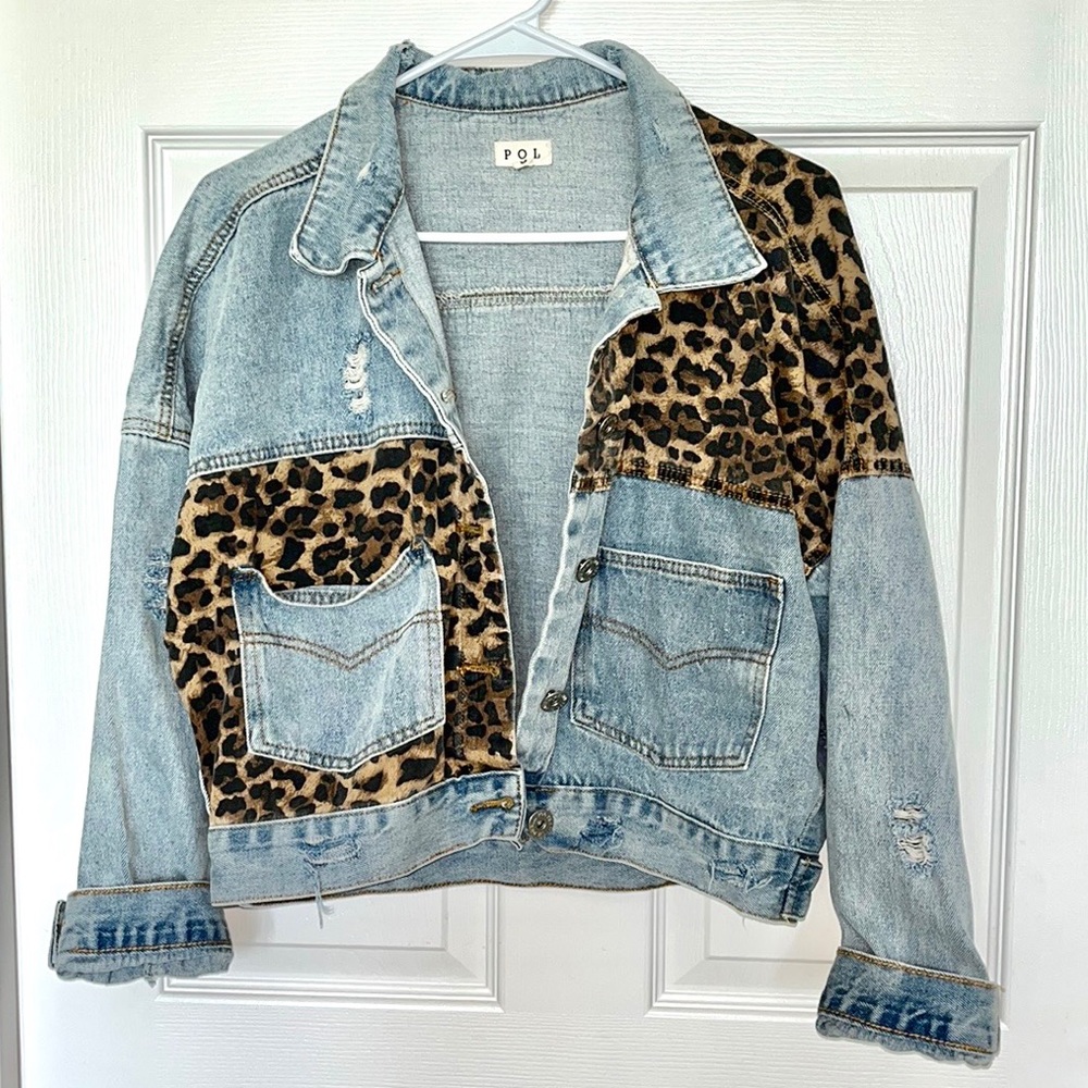 POL DENIM DISTRESSED JACKET | SIZE SMALL | VICI ANIMAL RELAXED FIT LEOPARD PRINT